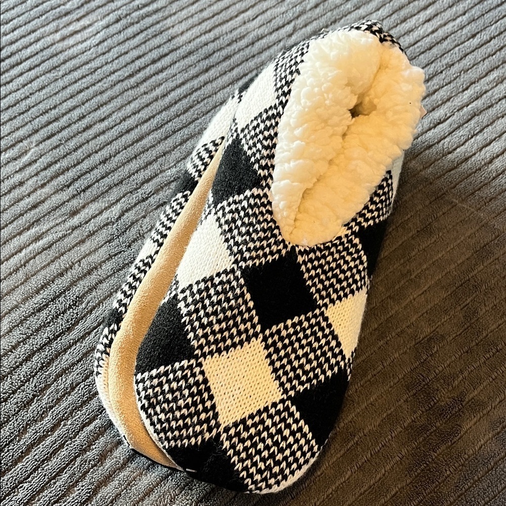 Cozy Black and White Plaid Slipper Socks